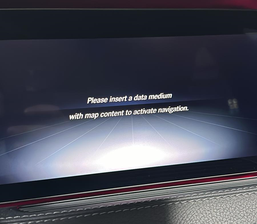 Please insert a data medium with map content to activate navigation